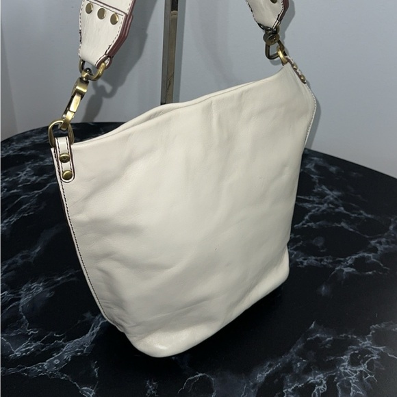 HOBO Flare Shoulder Bag in Latte 100% Genuine Leather Handbag AUTHENTIC - Picture 3 of 12